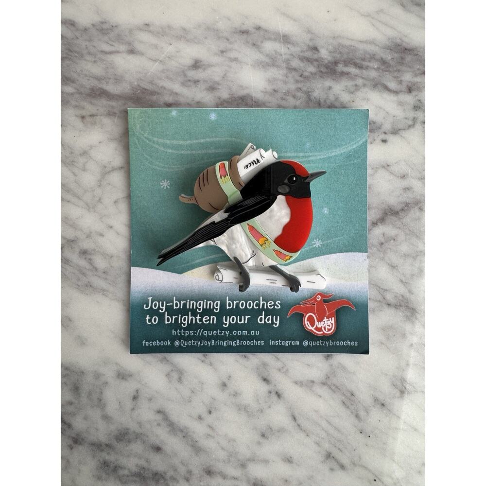 Quetzy Santa’s Secret Spy Robin Bird Acrylic Perspex Brooch - Picture 2 of 3